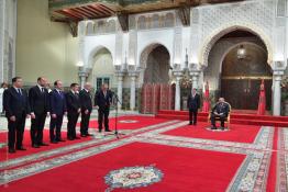 Image du Maroc Professionnelle de  Sa Majesté le Roi Mohammed VI, reçoit les cinq nouveaux ministres que le Souverain a nommé membres du gouvernement : Saaid Amzazi, a été nommé nouveau ministre de l’Éducation nationale (membre du MP); Mohamed El Gharrass (MP) a été nommé nouveau Secrétaire d’État auprès du ministre de l’Éducation nationale, de l’Enseignement supérieur, de la Formation professionnelle et de la Recherche scientifique, chargé de la formation professionnelle; Abdelahad Fassi-Fihri (PPS), il occupera le poste de ministre de l'Aménagement du territoire, de l'Urbanisme, de l’Habitat, et de la Politique de la ville; Anas Doukkali (PPS) est le nouveau ministre de la Santé; Mouhcine Jazouli a été nommé ministre délégué chargé de la Coopération africaine, poste nouvellement créé, au Palais Royal à Casablanca, 22 Janvier 2018. (Photo/ SPPR) via Jalilbounhar.com 